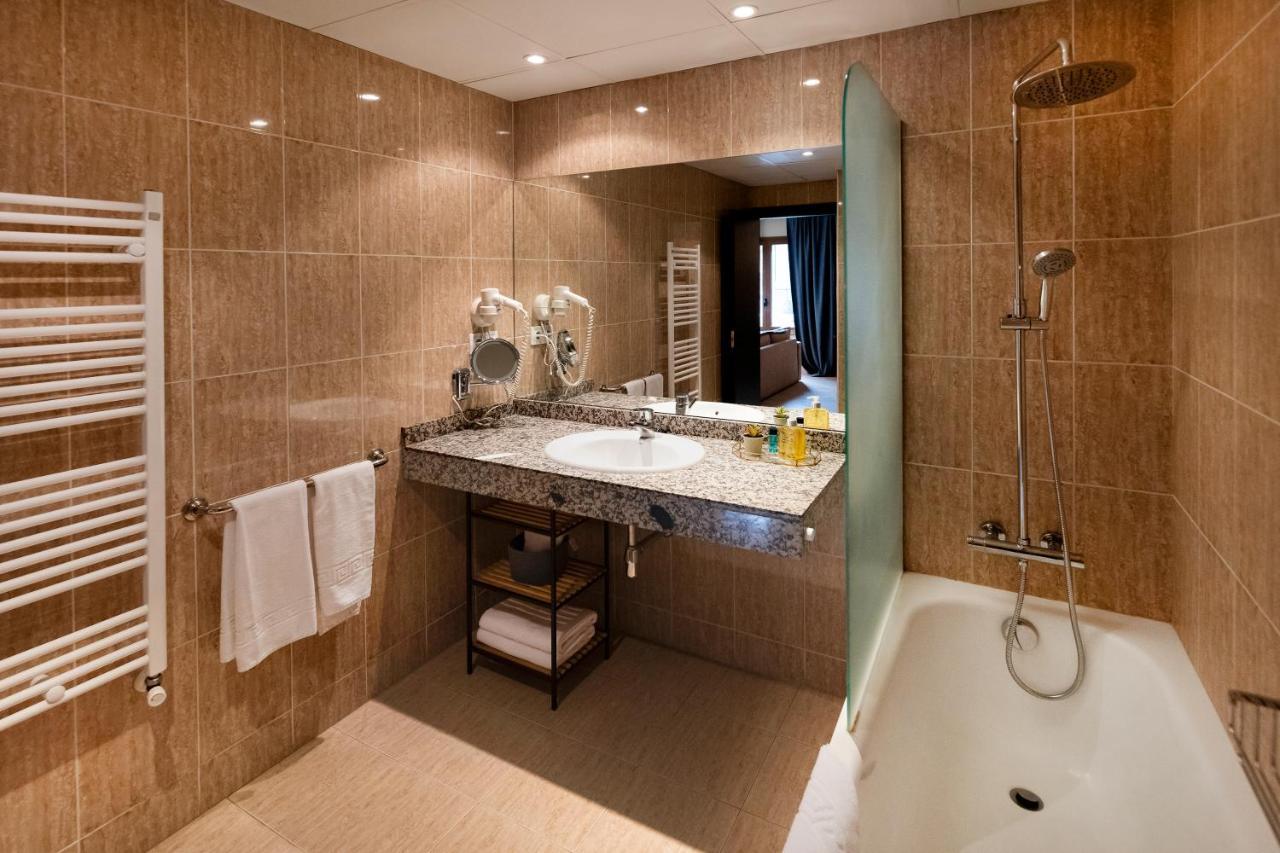 Apartaments Sant Bernat كانيلو المظهر الخارجي الصورة