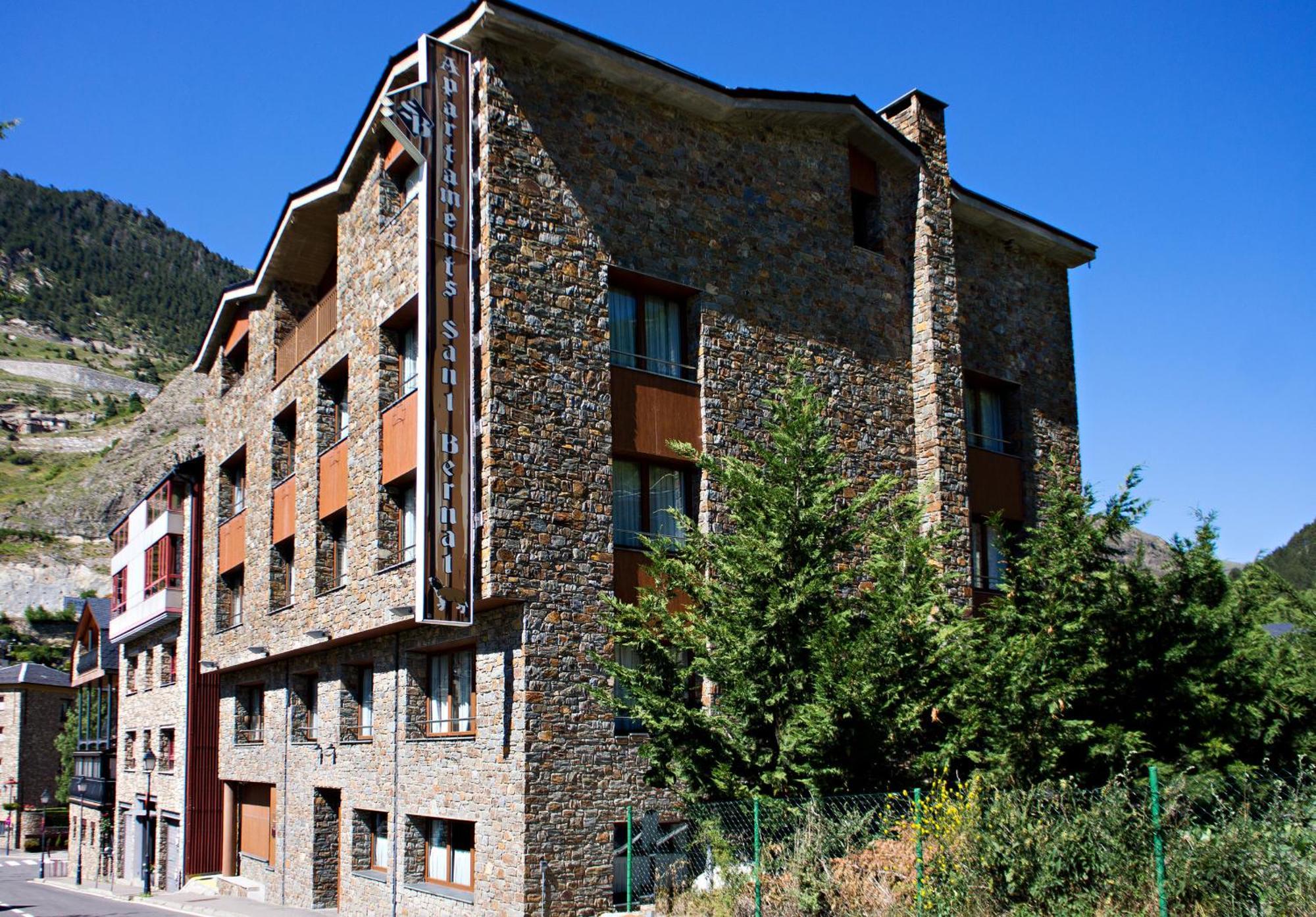 Apartaments Sant Bernat كانيلو المظهر الخارجي الصورة